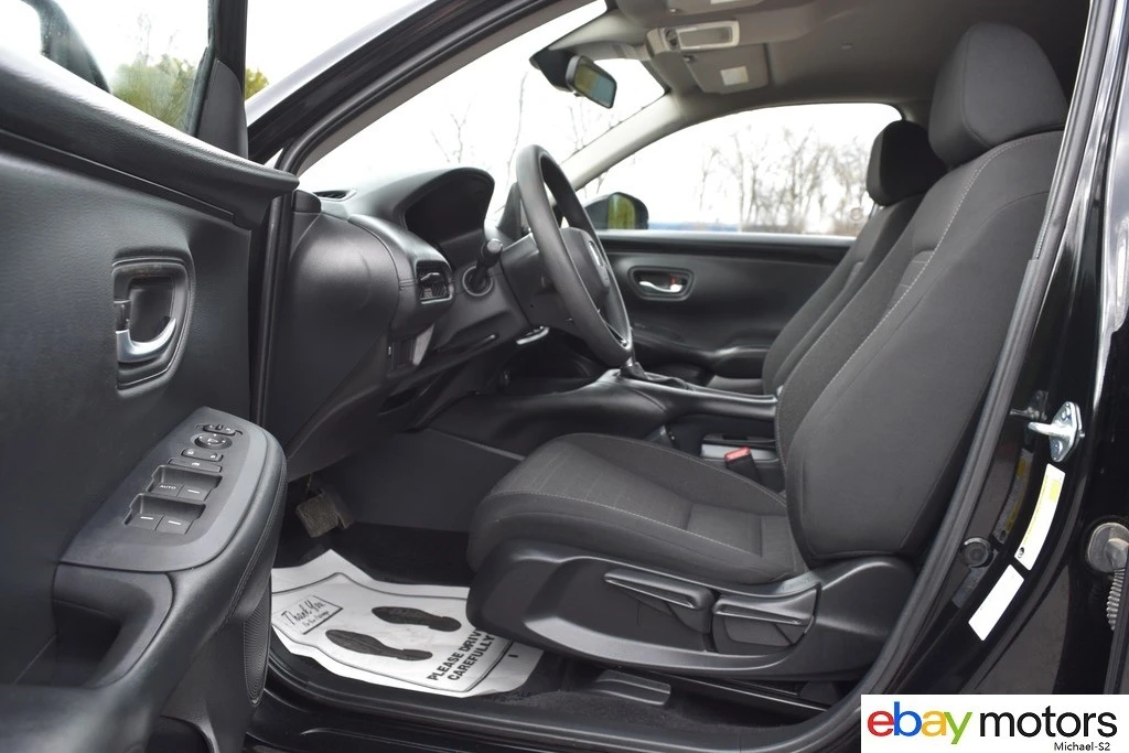 2025 Honda HR-V 3rd Gen - Image 10 of 21