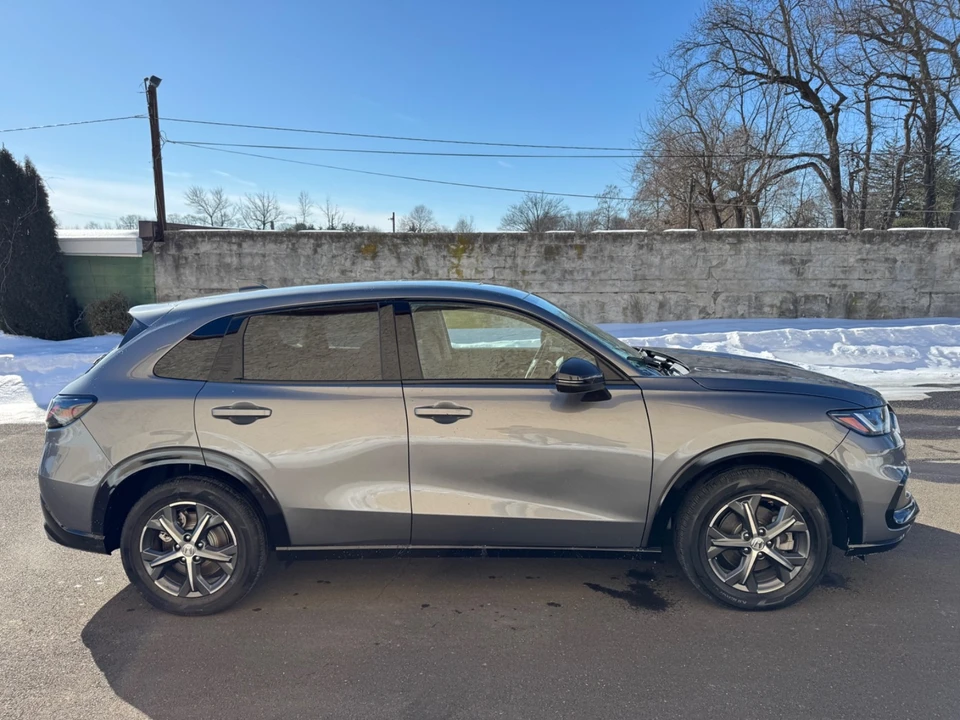 2025 Honda HR-V 3rd Gen - Image 3 of 18