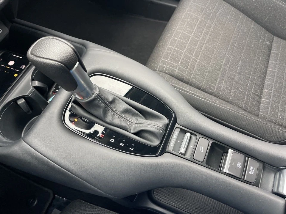 2025 Honda HR-V 3rd Gen - Image 14 of 21