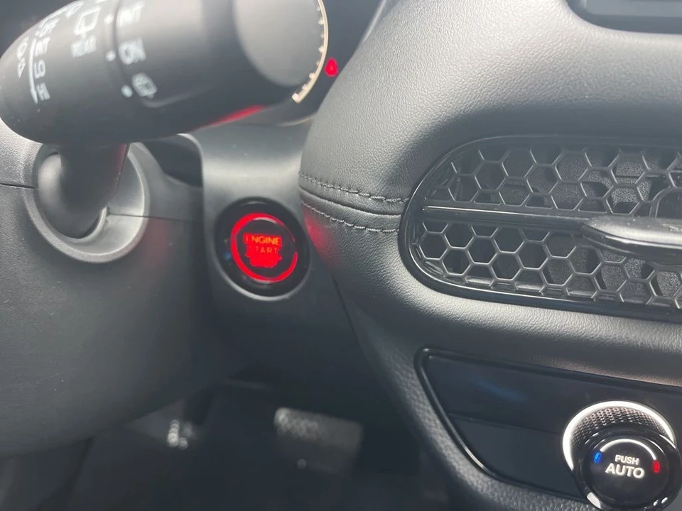 2025 Honda HR-V 3rd Gen - Image 19 of 21