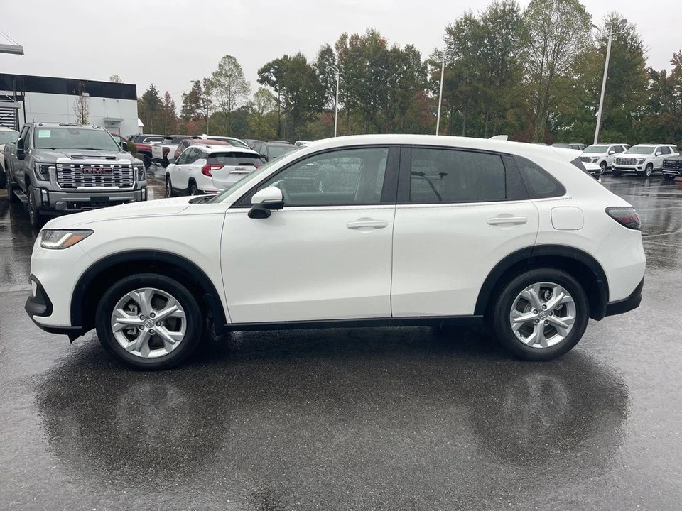 2025 Honda HR-V 3rd Gen - Image 2 of 12