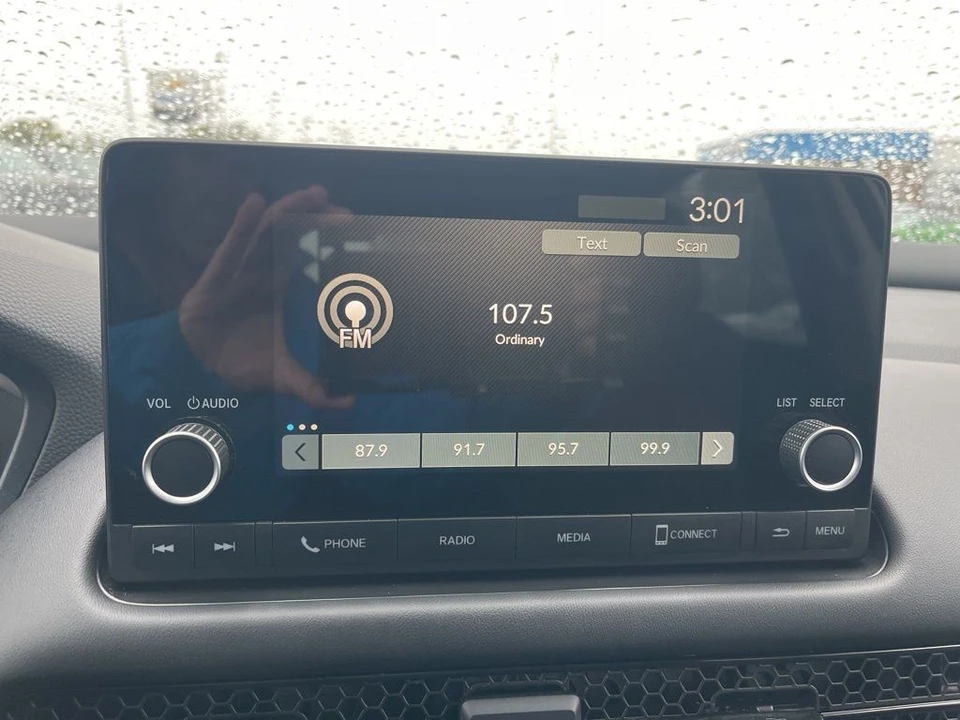 2025 Honda HR-V 3rd Gen - Image 16 of 21