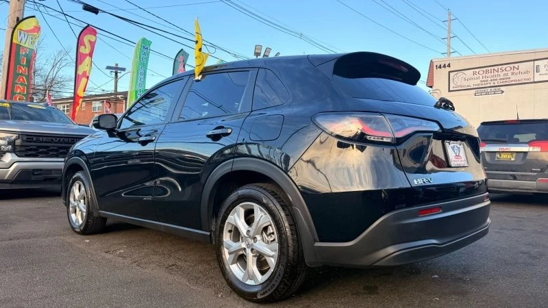 2025 Honda HR-V 3rd Gen - Image 8 of 12