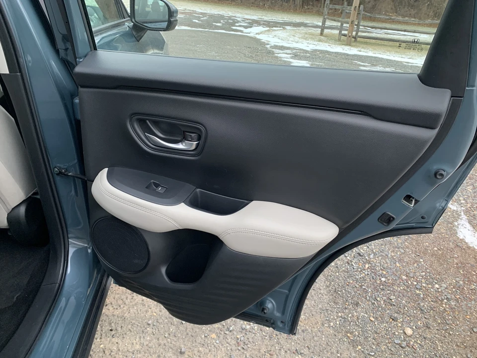 2025 Honda HR-V 3rd Gen - Image 18 of 21