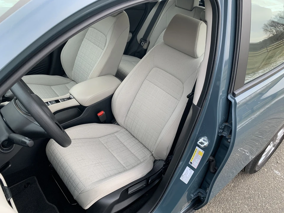 2025 Honda HR-V 3rd Gen - Image 13 of 21