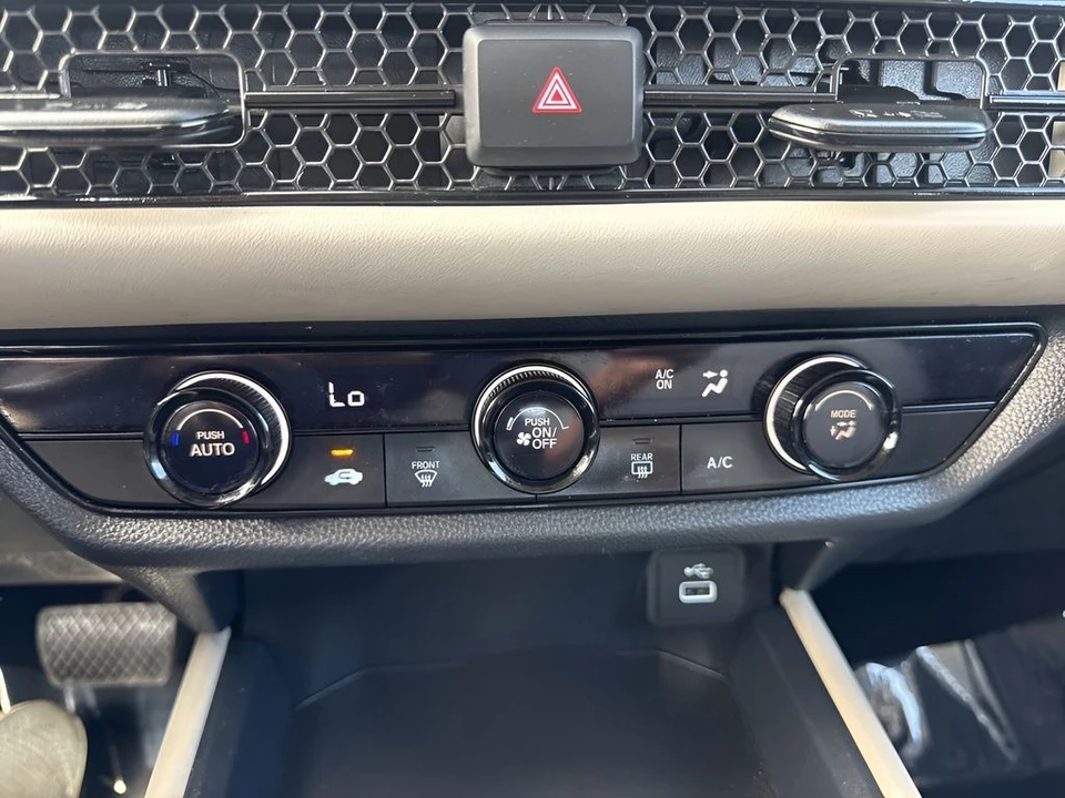 2025 Honda HR-V 3rd Gen - Image 17 of 21