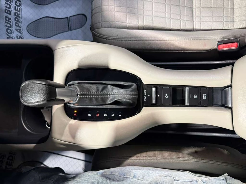 2025 Honda HR-V 3rd Gen - Image 18 of 21