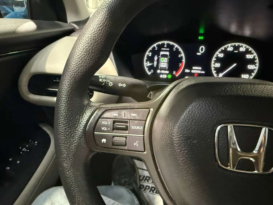 2025 Honda HR-V 3rd Gen - Image 13 of 21