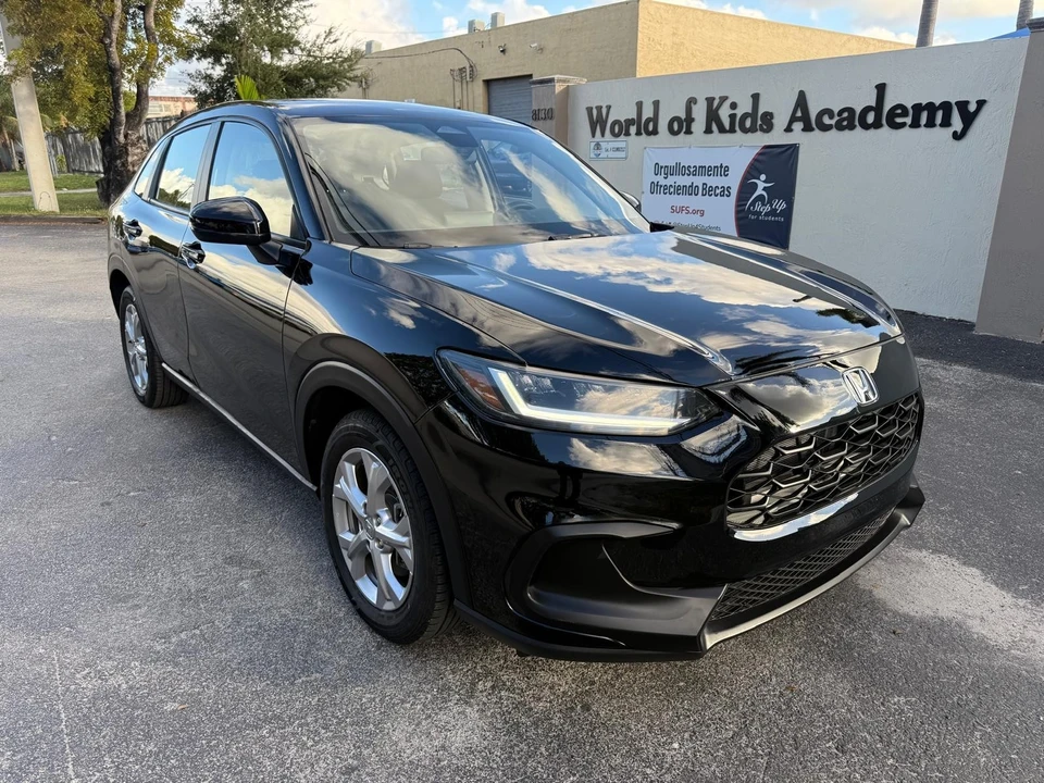 2025 Honda HR-V 3rd Gen - Image 6 of 15