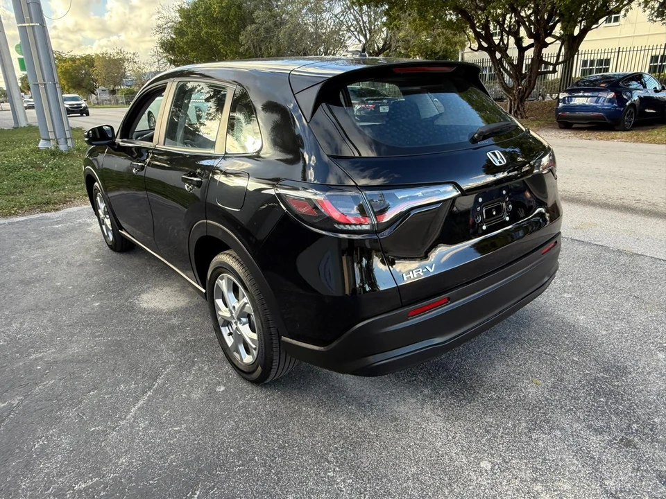 2025 Honda HR-V 3rd Gen - Image 7 of 15