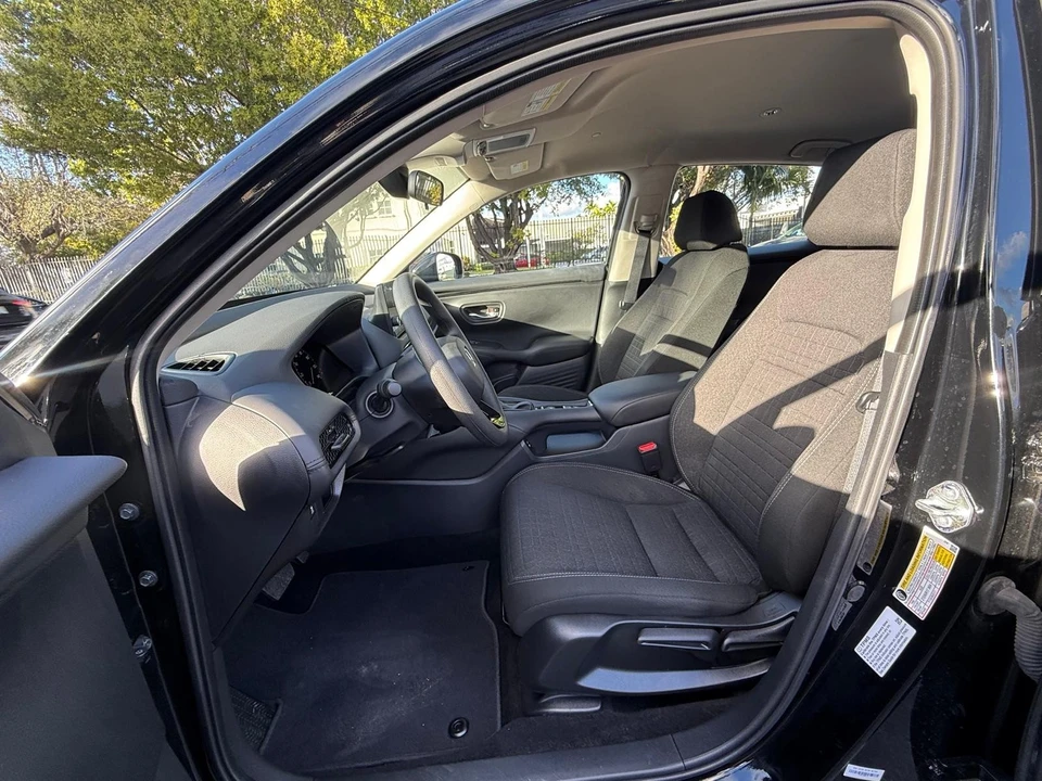 2025 Honda HR-V 3rd Gen - Image 12 of 15