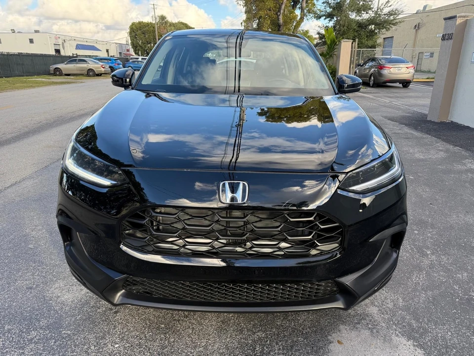 2025 Honda HR-V 3rd Gen - Image 4 of 15
