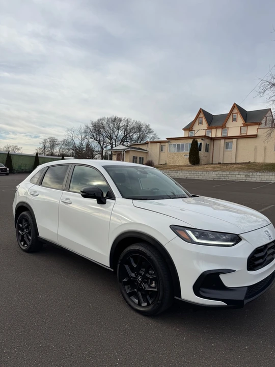 2025 Honda HR-V 3rd Gen - Image 2 of 20