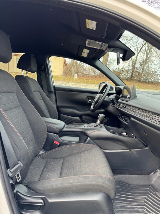 2025 Honda HR-V 3rd Gen - Image 15 of 20