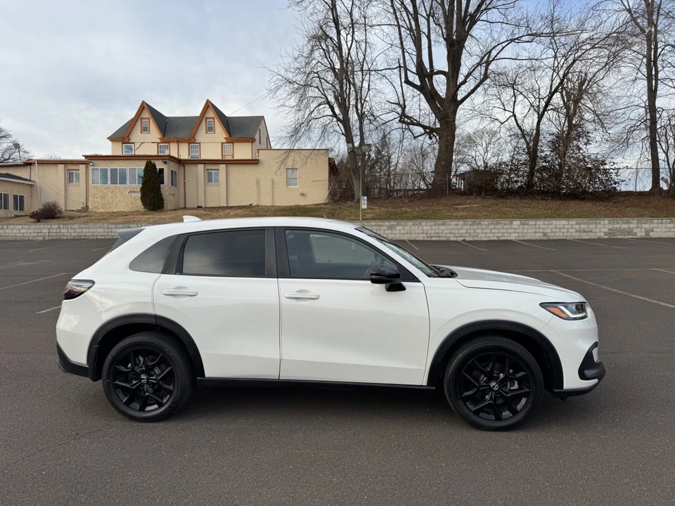 2025 Honda HR-V 3rd Gen - Image 3 of 20