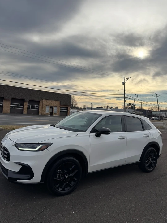 2025 Honda HR-V 3rd Gen - Image 9 of 20