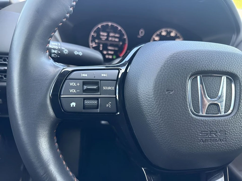 2025 Honda HR-V 3rd Gen - Image 13 of 31