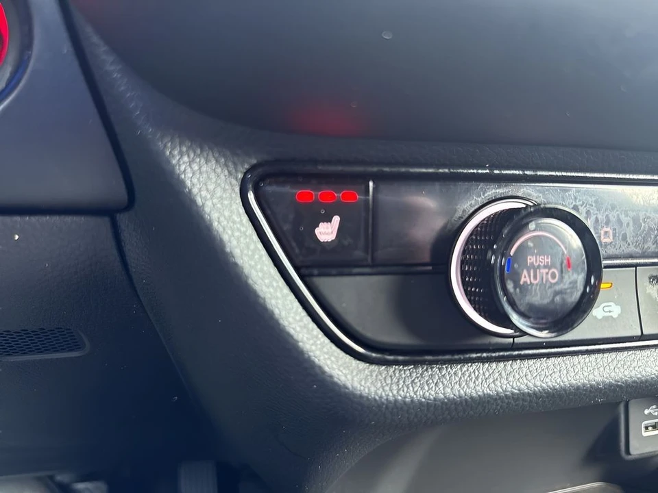 2025 Honda HR-V 3rd Gen - Image 19 of 31
