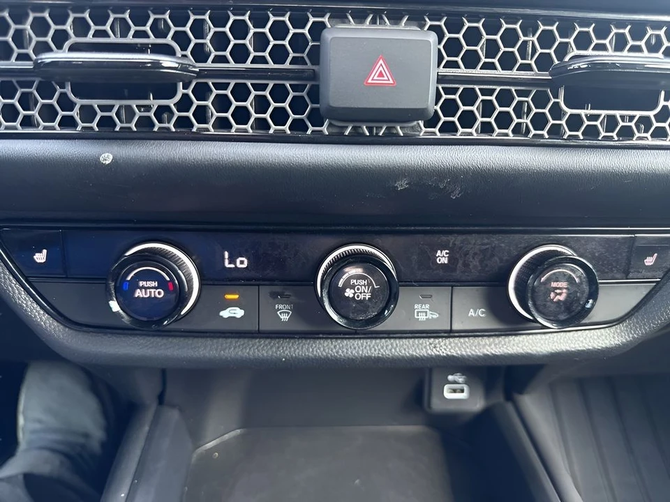 2025 Honda HR-V 3rd Gen - Image 17 of 31