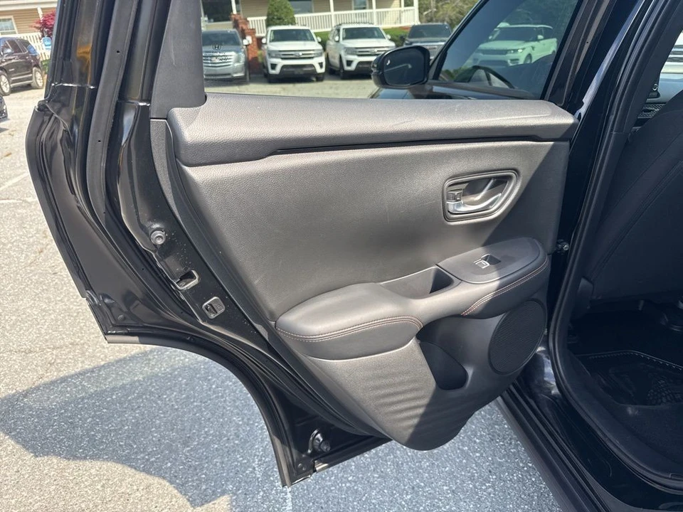 2025 Honda HR-V 3rd Gen - Image 25 of 31