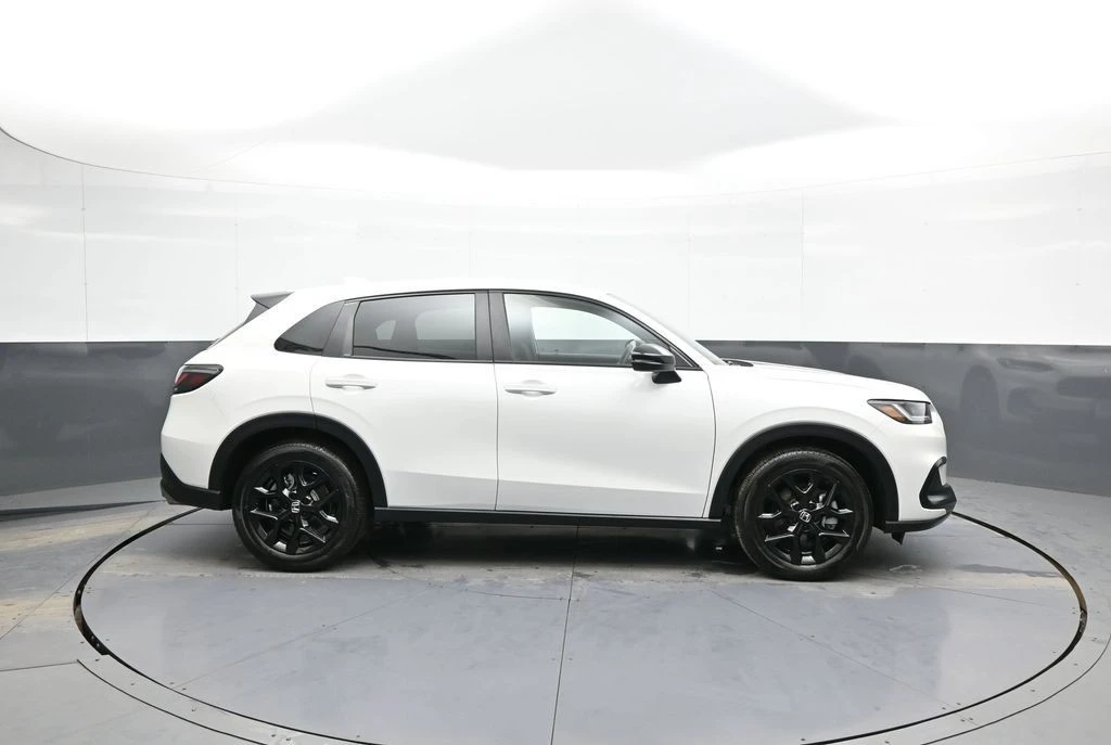 2025 Honda HR-V 3rd Gen - Image 5 of 12