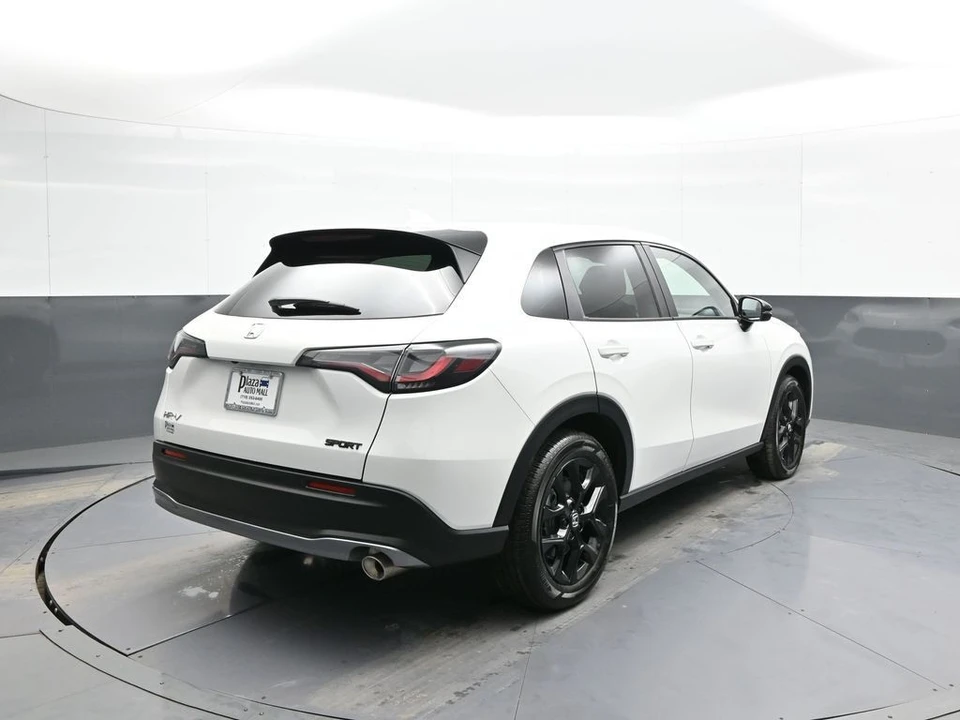 2025 Honda HR-V 3rd Gen - Image 6 of 12