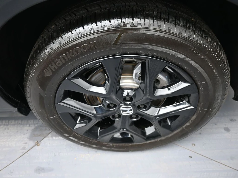 2025 Honda HR-V 3rd Gen - Image 15 of 21