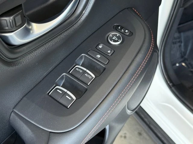 2025 Honda HR-V 3rd Gen - Image 19 of 21