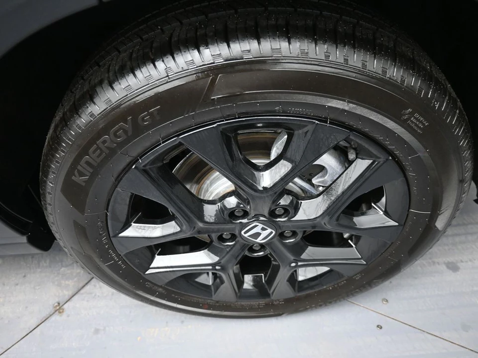2025 Honda HR-V 3rd Gen - Image 15 of 21