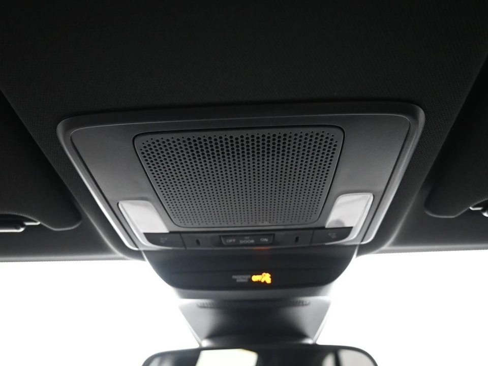 2025 Honda HR-V 3rd Gen - Image 17 of 21