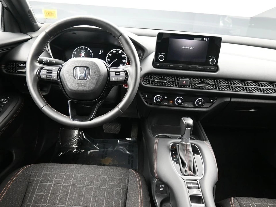 2025 Honda HR-V 3rd Gen - Image 19 of 21
