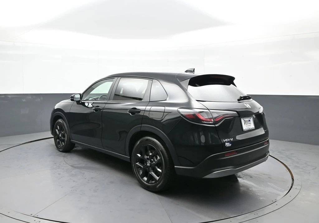 2025 Honda HR-V 3rd Gen - Image 8 of 12