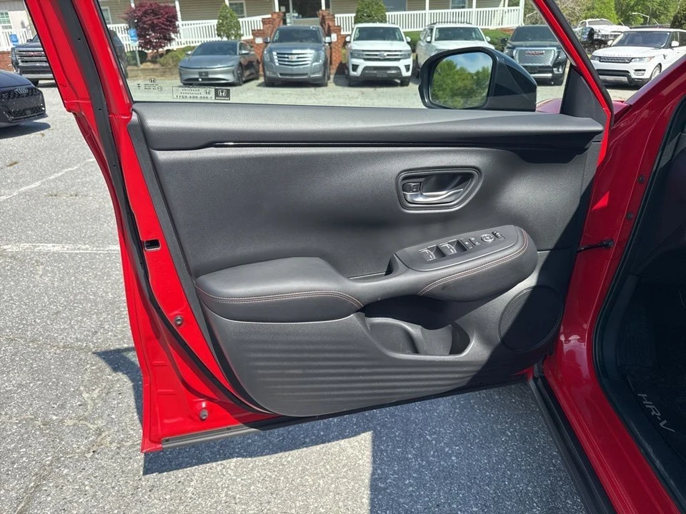 2025 Honda HR-V 3rd Gen - Image 24 of 31