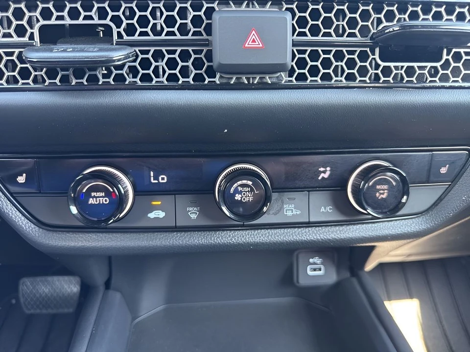 2025 Honda HR-V 3rd Gen - Image 17 of 31