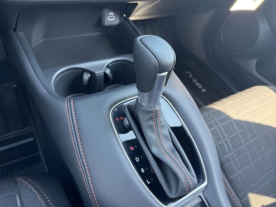 2025 Honda HR-V 3rd Gen - Image 15 of 31
