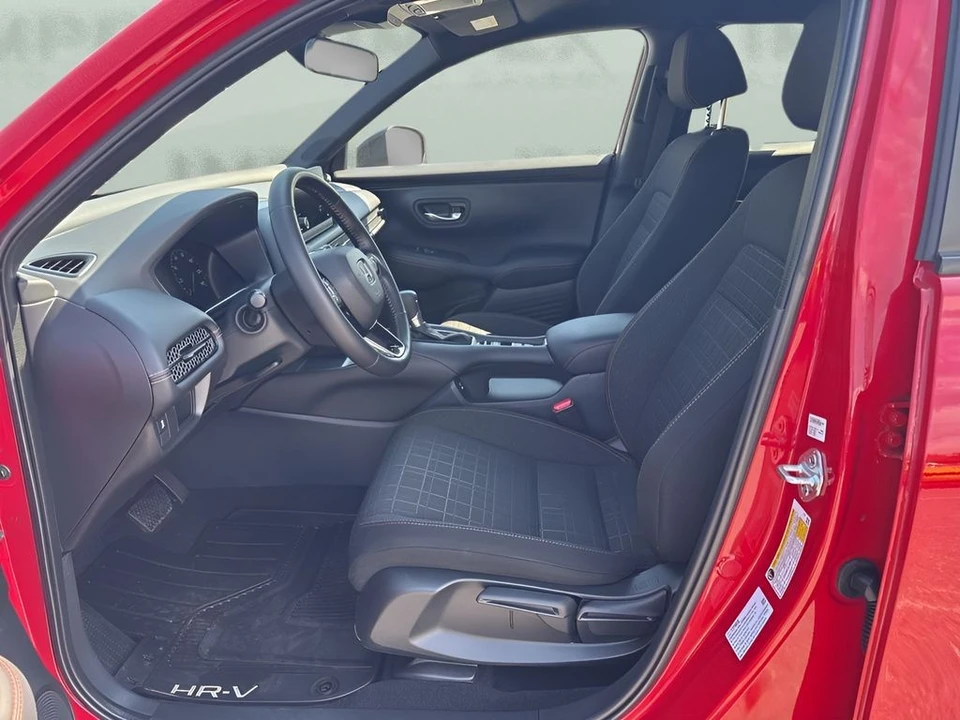 2025 Honda HR-V 3rd Gen - Image 9 of 31