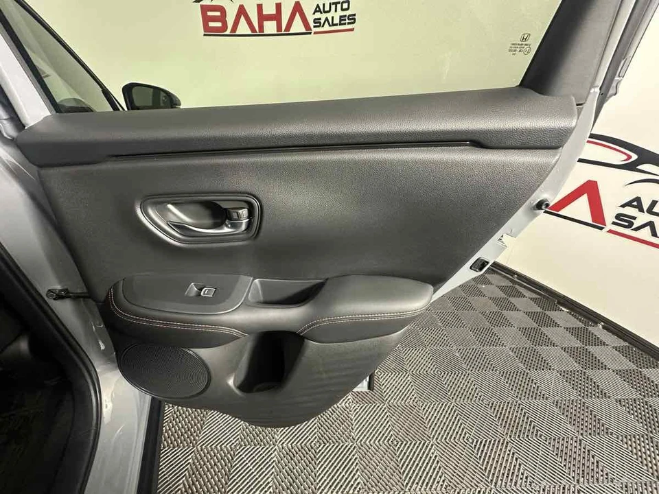 2025 Honda HR-V 3rd Gen - Image 18 of 21