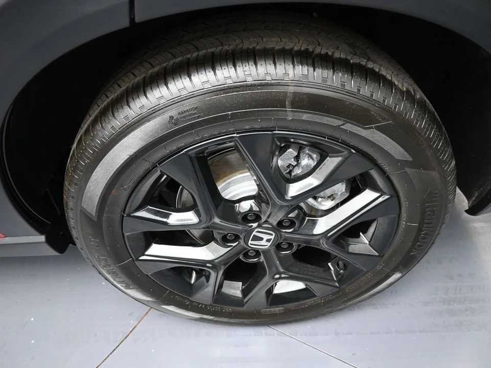 2025 Honda HR-V 3rd Gen - Image 15 of 21