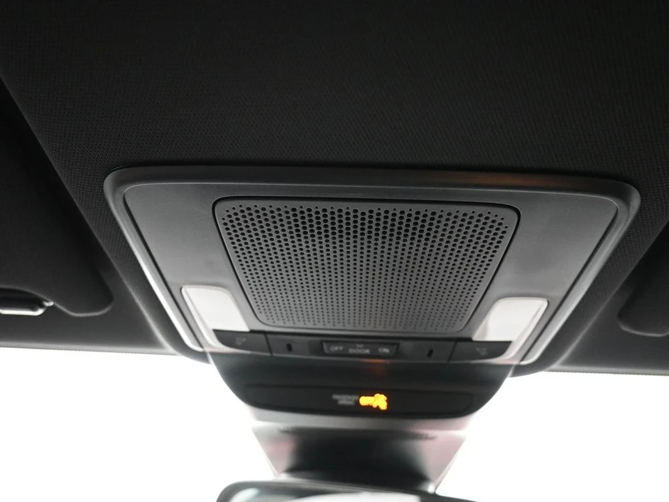 2025 Honda HR-V 3rd Gen - Image 17 of 21