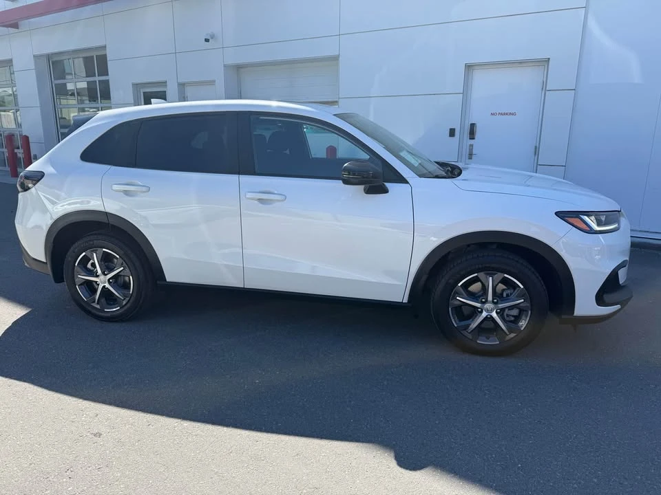 2025 Honda HR-V 3rd Gen - Image 3 of 15