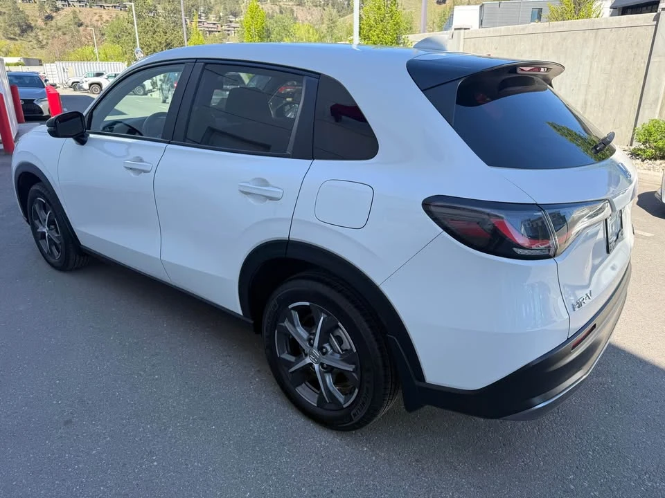 2025 Honda HR-V 3rd Gen - Image 6 of 15