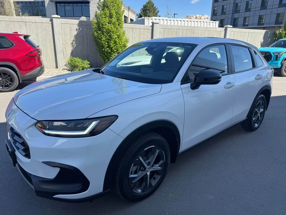 2025 Honda HR-V 3rd Gen - Image 15 of 15