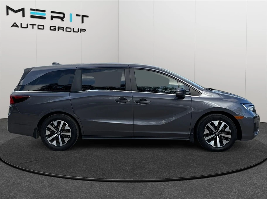 2025 Honda Odyssey - Image 10 of 21