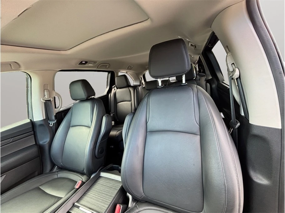 2025 Honda Odyssey - Image 18 of 21