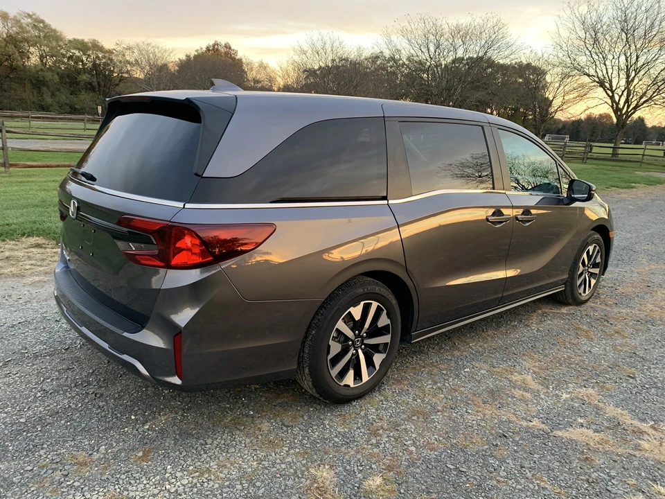 2025 Honda Odyssey - Image 5 of 21