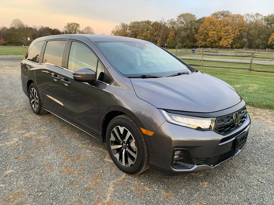 2025 Honda Odyssey - Image 3 of 21