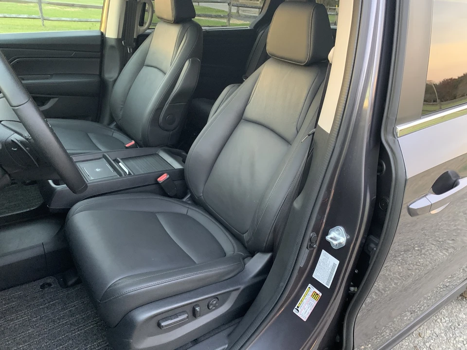2025 Honda Odyssey - Image 13 of 21
