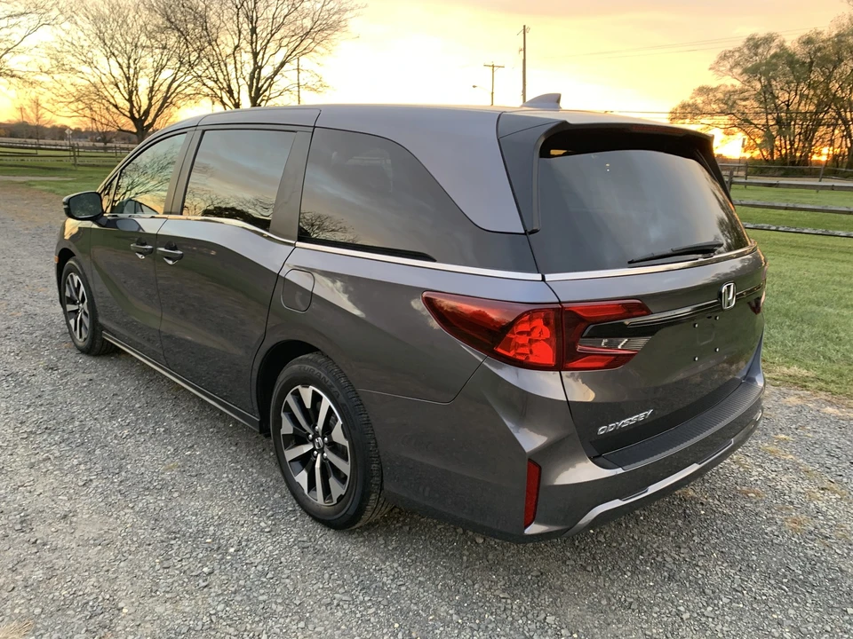 2025 Honda Odyssey - Image 7 of 21