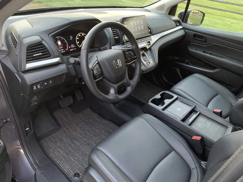 2025 Honda Odyssey - Image 11 of 21