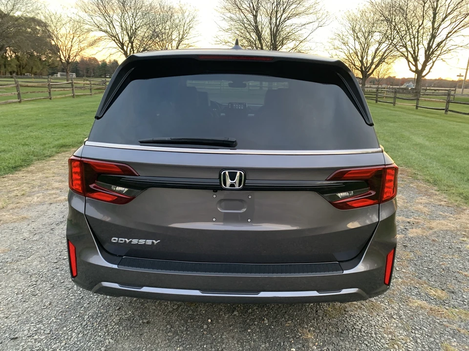 2025 Honda Odyssey - Image 6 of 21